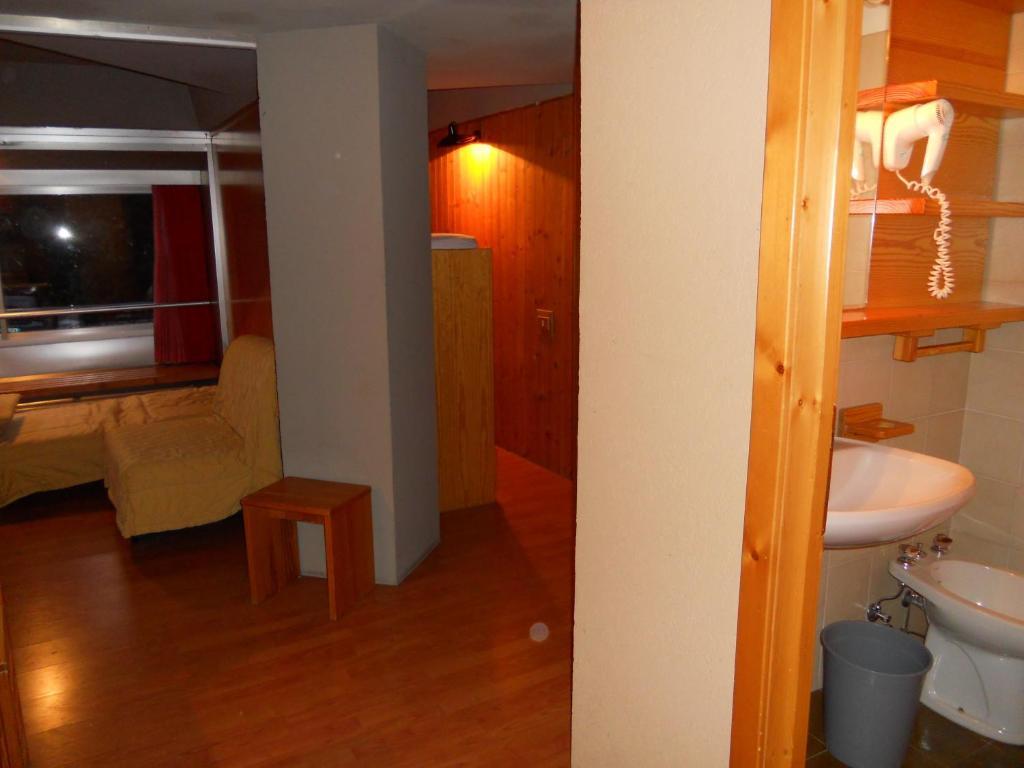 Residence Sole Alto Marilleva Oda fotoğraf